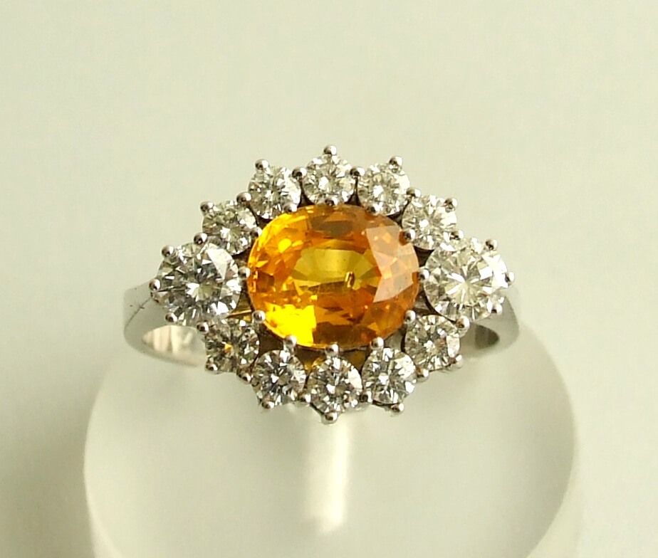 gouden oorbellen met briljant